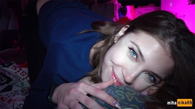 MIHANIKA69爆插白浆四溅!跪求深喉的骚穴开干就是这么爽!